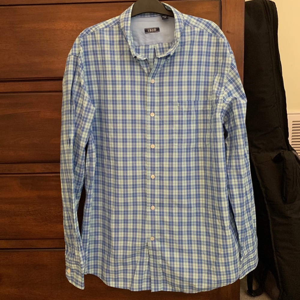 *IZOD* Men’s Plaid Button Up